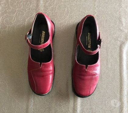 Chaussures et bottes occasion Roiffieux Ardèche - Photos Vivastreet (161)-1 Paire de chaussures Bordeaux, pointure 39
