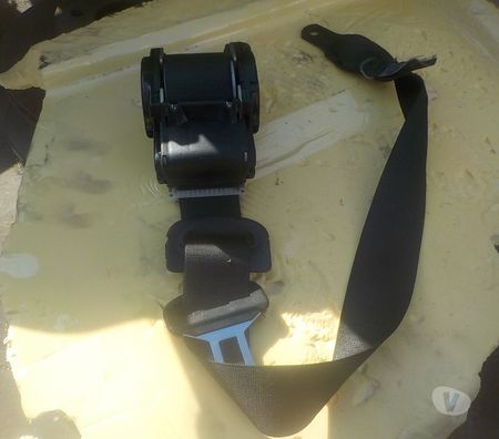 Pièces et services auto Pyrénées-Orientales Perpignan - Photos Vivastreet ceinture securite avant gauche ou droite bmw e32