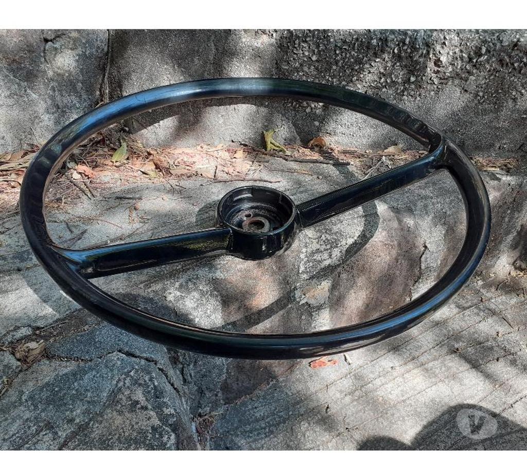 Pièces et services auto Var Cuers - 83390 - Photos Vivastreet volant Quillery 1964 Renault Caravelle Floride R1131 - R1133