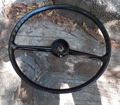 Pièces détachées auto Cuers Var - Photos Vivastreet volant Quillery 1964 Renault Caravelle Floride R1131 - R1133