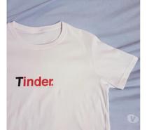 Vêtements occasion Gard Nimes - Photos Vivastreet T-shirt Tinder, taille S - 36 , NEUF