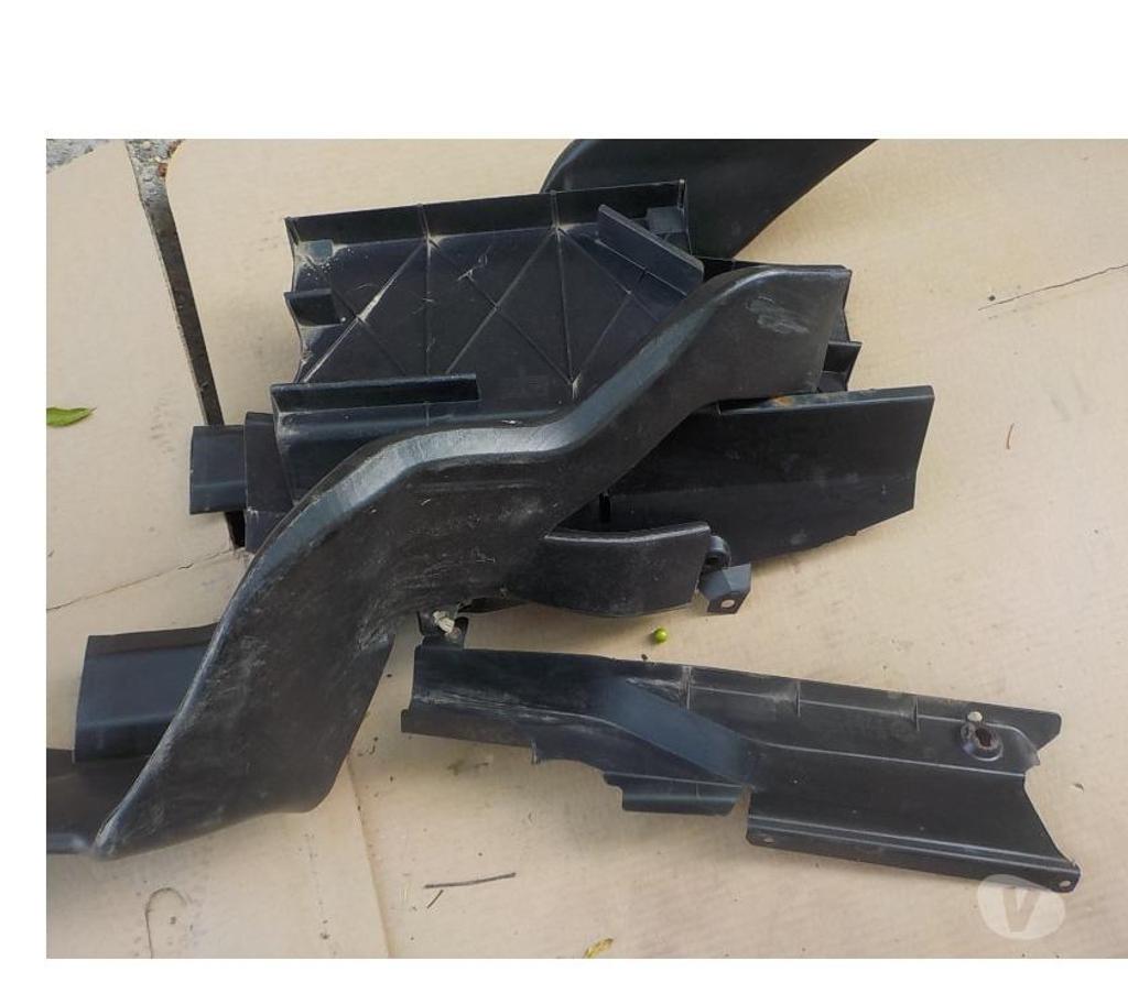 Pièces et services auto Pyrénées-Orientales Perpignan - Photos Vivastreet plastic sous moquette (en lot)5 pieces bmw e36 cabriolet