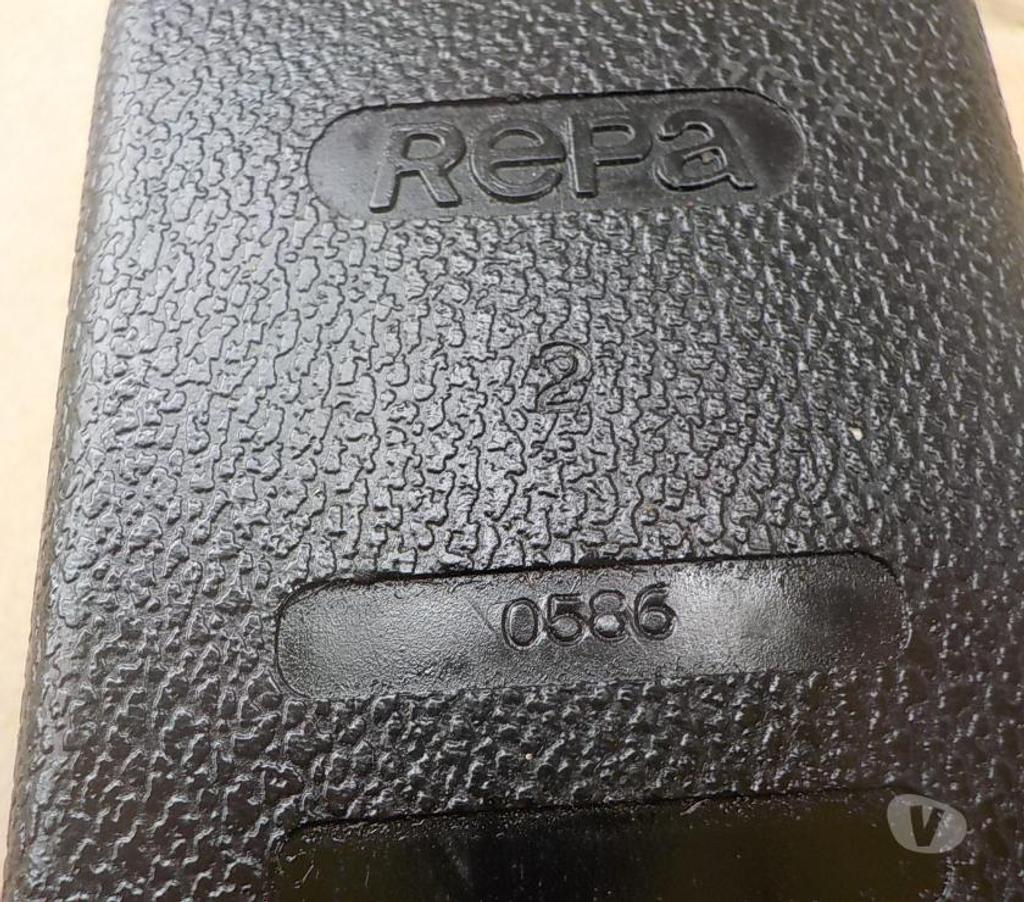 Pièces et services auto Pyrénées-Orientales Perpignan - Photos Vivastreet 2 clips accroche ceinture arriere bmw e28 et bmw e30