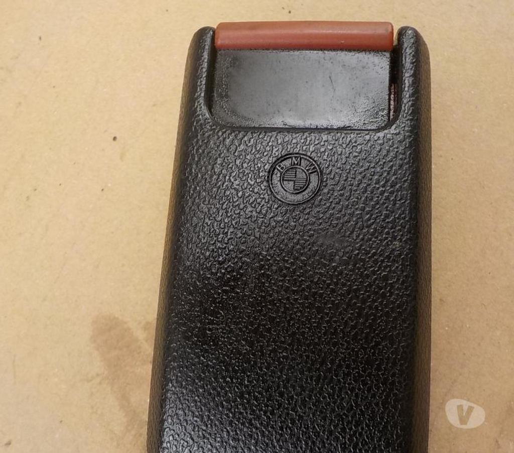 Pièces et services auto Pyrénées-Orientales Perpignan - Photos Vivastreet 2 clips accroche ceinture arriere bmw e28 et bmw e30