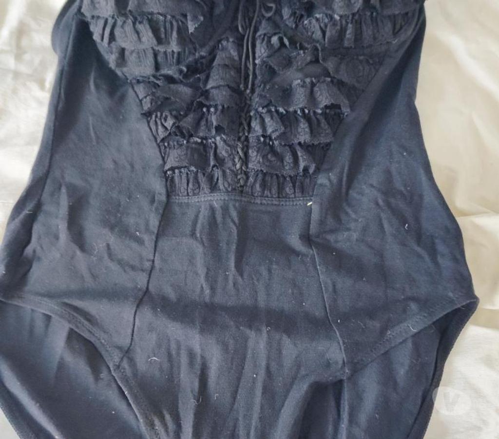 Vêtements occasion Val-d'Oise Bernes sur Oise - 95340 - Photos Vivastreet TOP: CHANTAL THOMASS Black Body Size 90