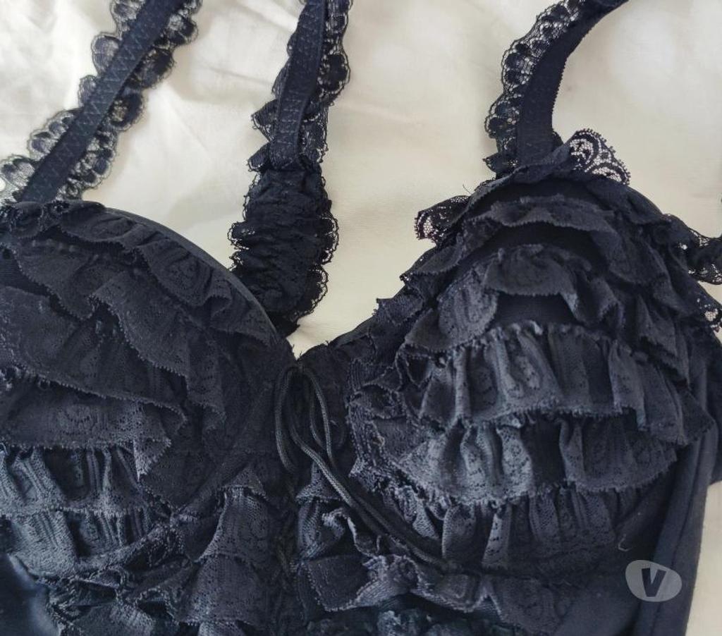 Vêtements occasion Val-d'Oise Bernes sur Oise - 95340 - Photos Vivastreet TOP: CHANTAL THOMASS Black Body Size 90