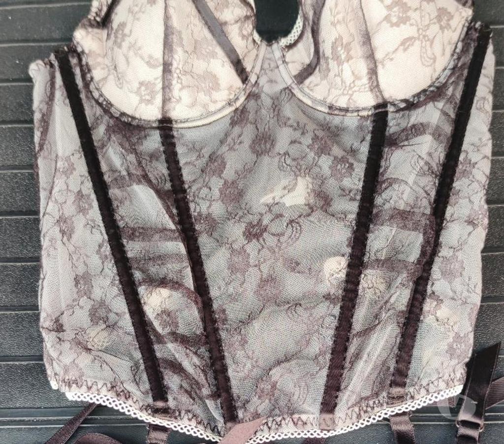 Vêtements occasion Val-d'Oise Bernes sur Oise - 95340 - Photos Vivastreet TOP : BUSTIER GUÊPIÈRE Porte Jarretelles taille 90B