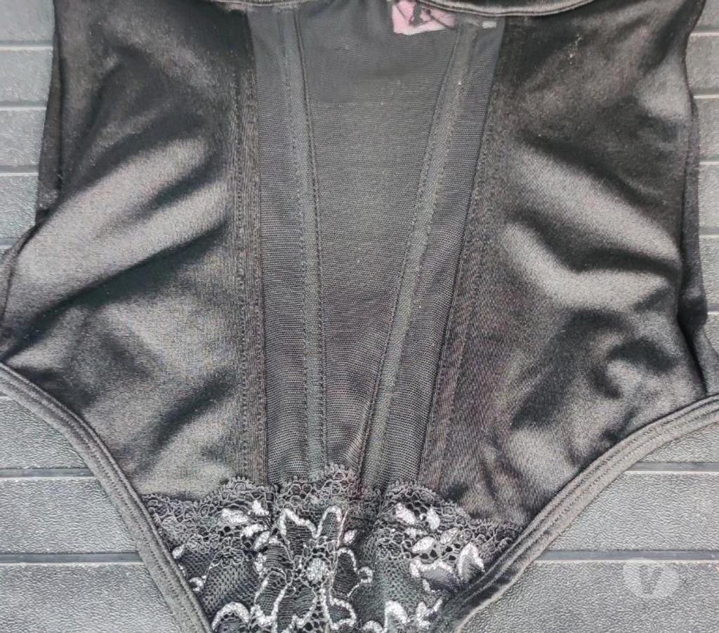 Vêtements occasion Val-d'Oise Bernes sur Oise - 95340 - Photos Vivastreet TOP: Black Body Size M (38)