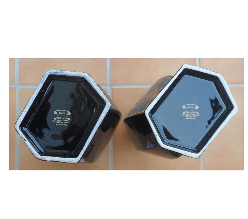 Décoration - art Hérault Castries - 34160 - Photos Vivastreet 2 Vases hexagonaux neufs noirs vintage AN 70 en céramique 