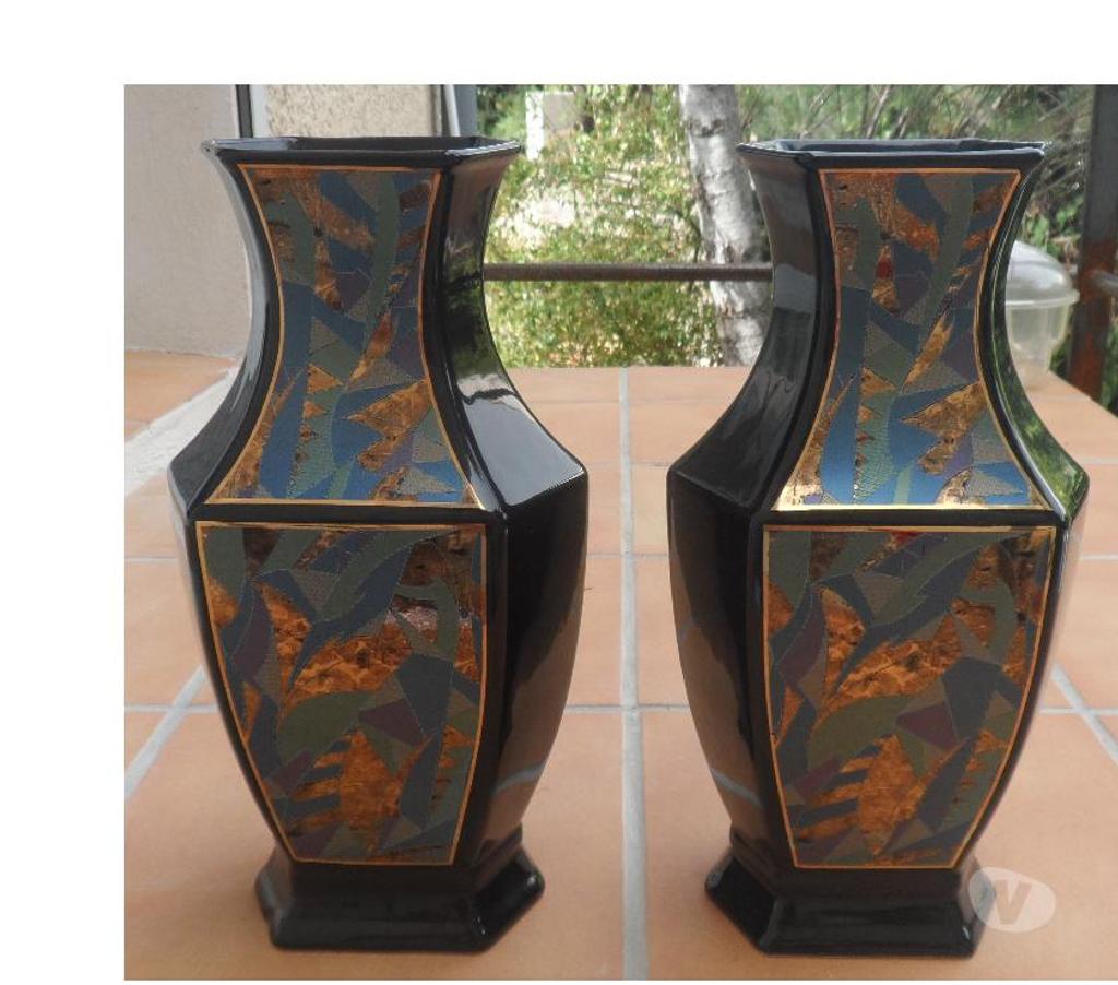 Décoration - art Hérault Castries - 34160 - Photos Vivastreet 2 Vases hexagonaux neufs noirs vintage AN 70 en céramique 