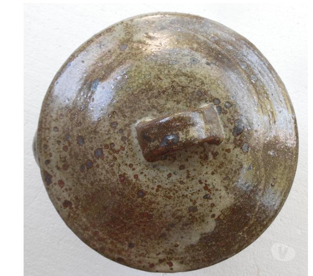 Décoration - art Hérault Castries - 34160 - Photos Vivastreet Soupière ancienne en grés signée mayo Hauteur 13 centimètres