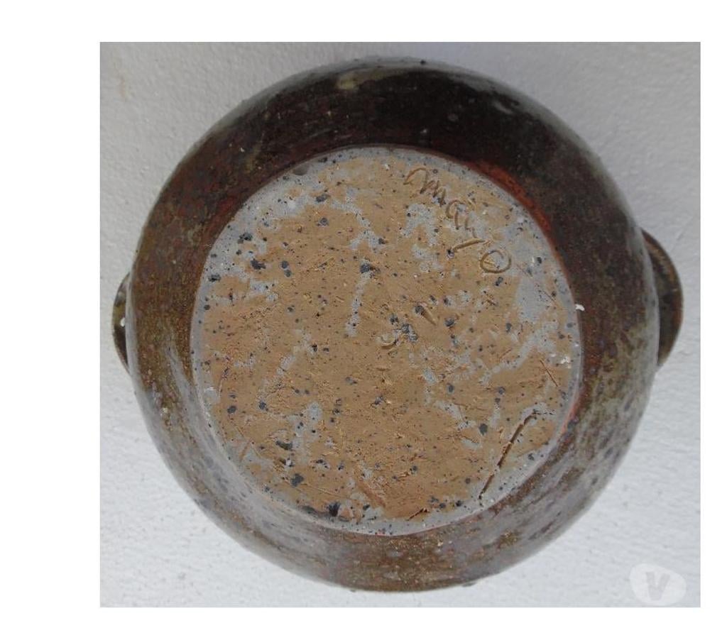 Décoration - art Hérault Castries - 34160 - Photos Vivastreet Soupière ancienne en grés signée mayo Hauteur 13 centimètres