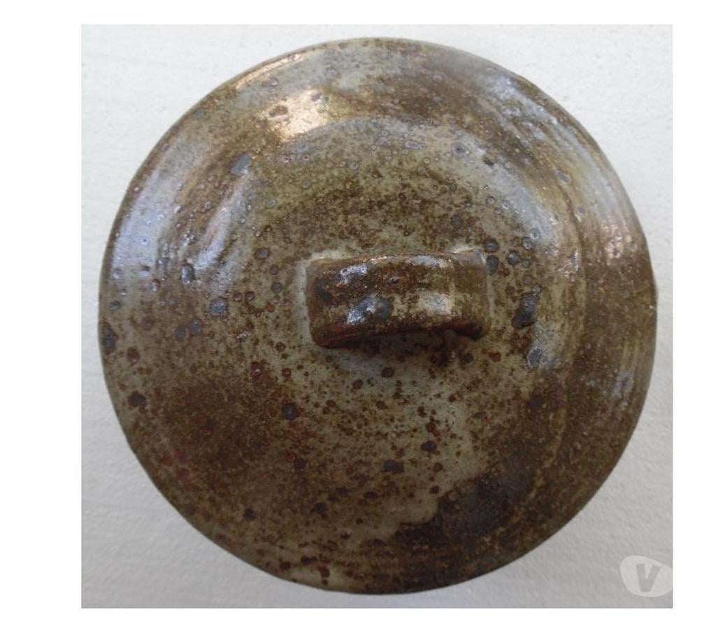 Décoration - art Hérault Castries - 34160 - Photos Vivastreet Soupière ancienne en grés signée mayo Hauteur 13 centimètres