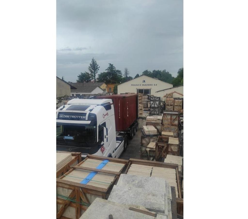  Vaucluse Valreas - 84600 - Photos Vivastreet travertin vasque evier bac a douche mosaique piedestal