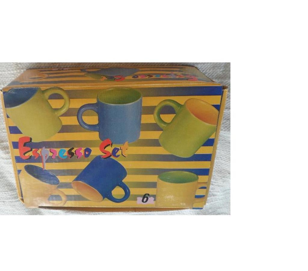 Ameublement & art de la table Hérault Castries - 34160 - Photos Vivastreet Carton de 6 tasses à café neuves de différentes couleurs 