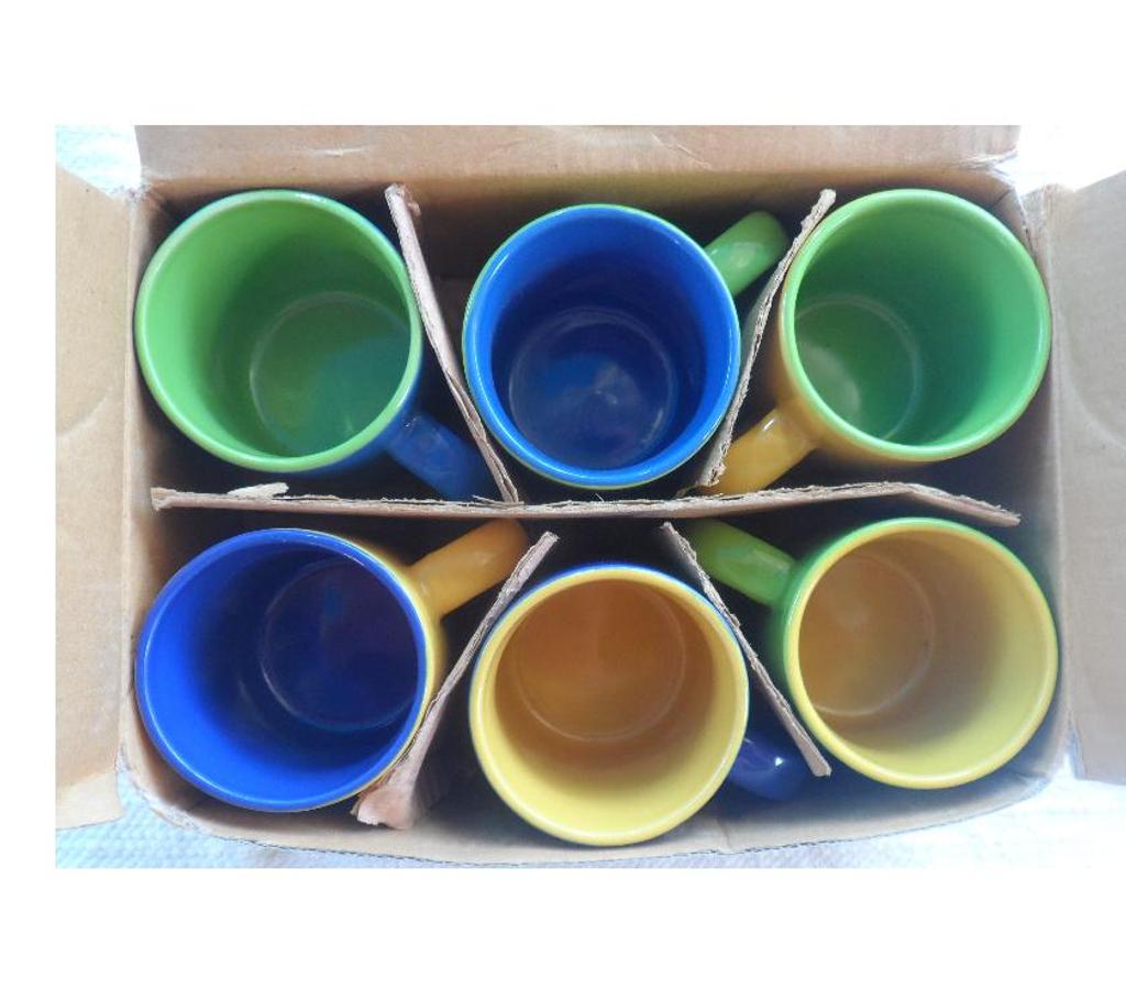 Ameublement & art de la table Hérault Castries - 34160 - Photos Vivastreet Carton de 6 tasses à café neuves de différentes couleurs 