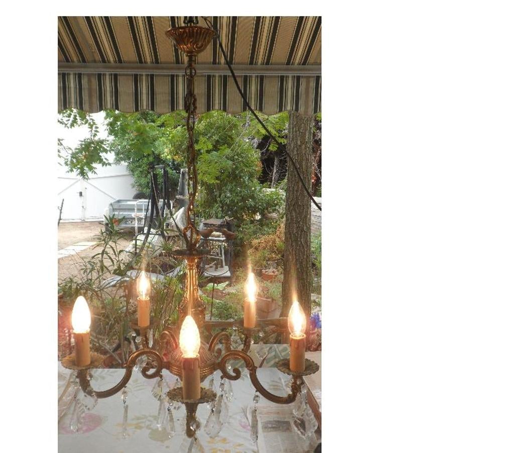 Décoration - art Hérault Castries - 34160 - Photos Vivastreet Lustre ancien à 5 éclairages en bronze doré et pampilles 