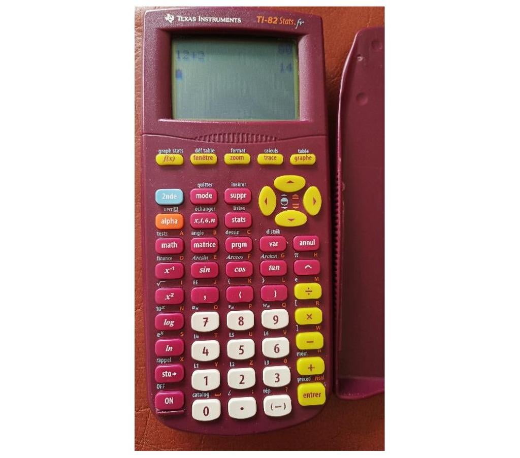 Informatique Rhône Lyon - Photos Vivastreet CALCULATRICE TEXAS INSTRUMENTS TI-82 STATS.FR