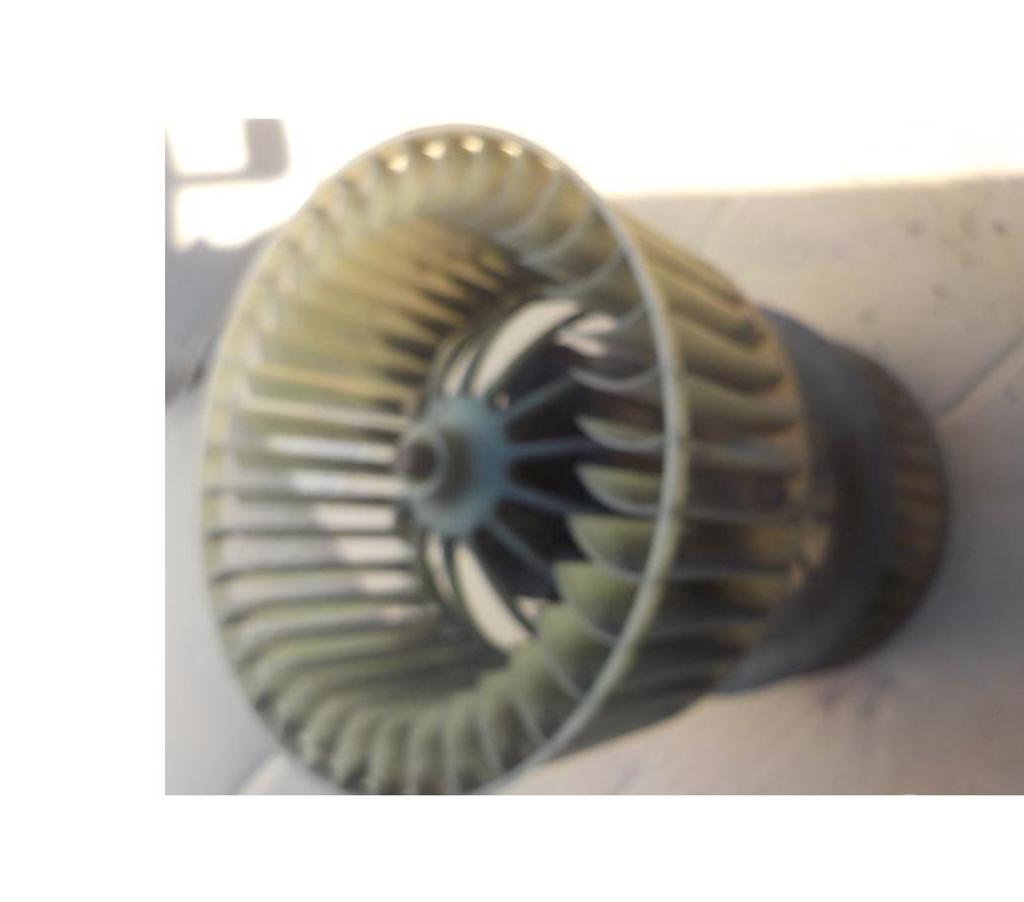 Pièces et services auto Pyrénées-Orientales Perpignan - Photos Vivastreet pulseur habitacle ou motoventilateur BOSCH bmw e36