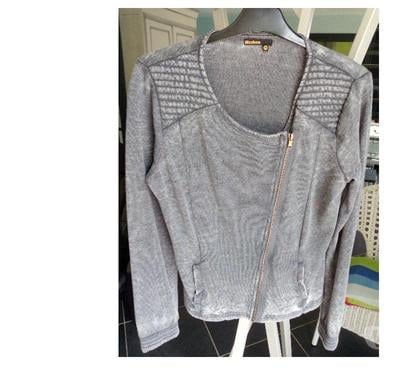 Vêtements occasion Arques Pas-de-Calais - Photos Vivastreet Gilet Veste Molletonné - 