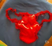 string rouge pour homme satinée