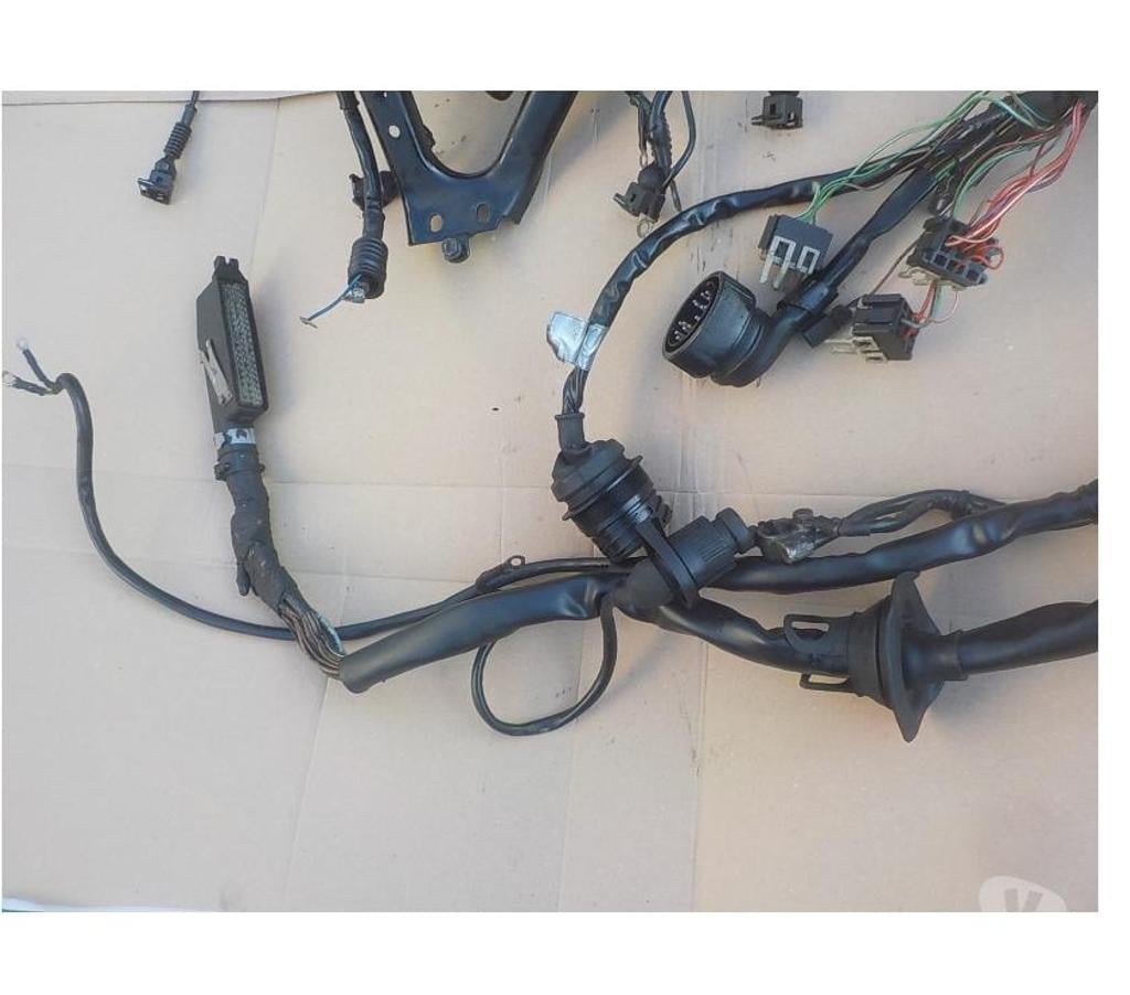 Pièces et services auto Pyrénées-Orientales Perpignan - Photos Vivastreet faisceau moteur bmw e30 type 316i