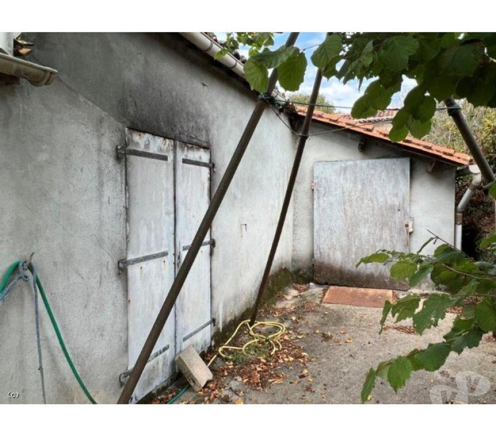 Vente Maison Charente Mansle - 16230 - Photos Vivastreet Maison de Village Avec Grande Dépendance à l'arrière