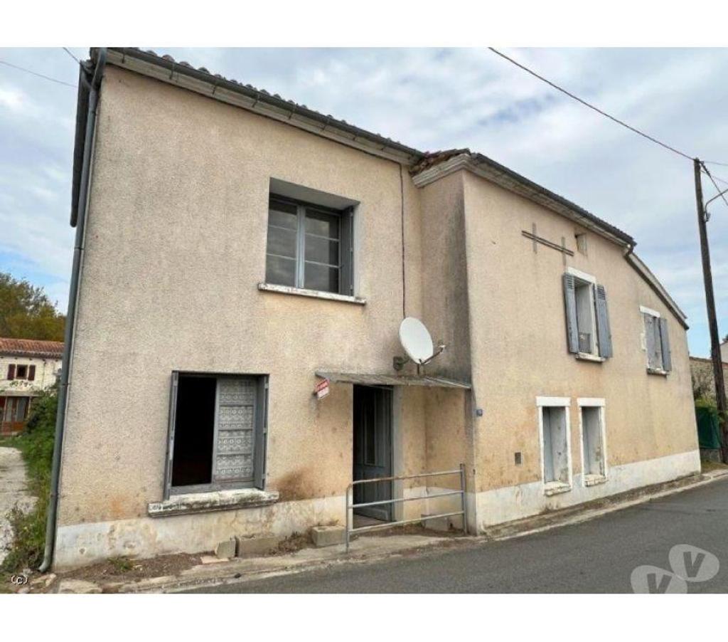 Vente Maison Charente Mansle - 16230 - Photos Vivastreet Maison de Village Avec Grande Dépendance à l'arrière