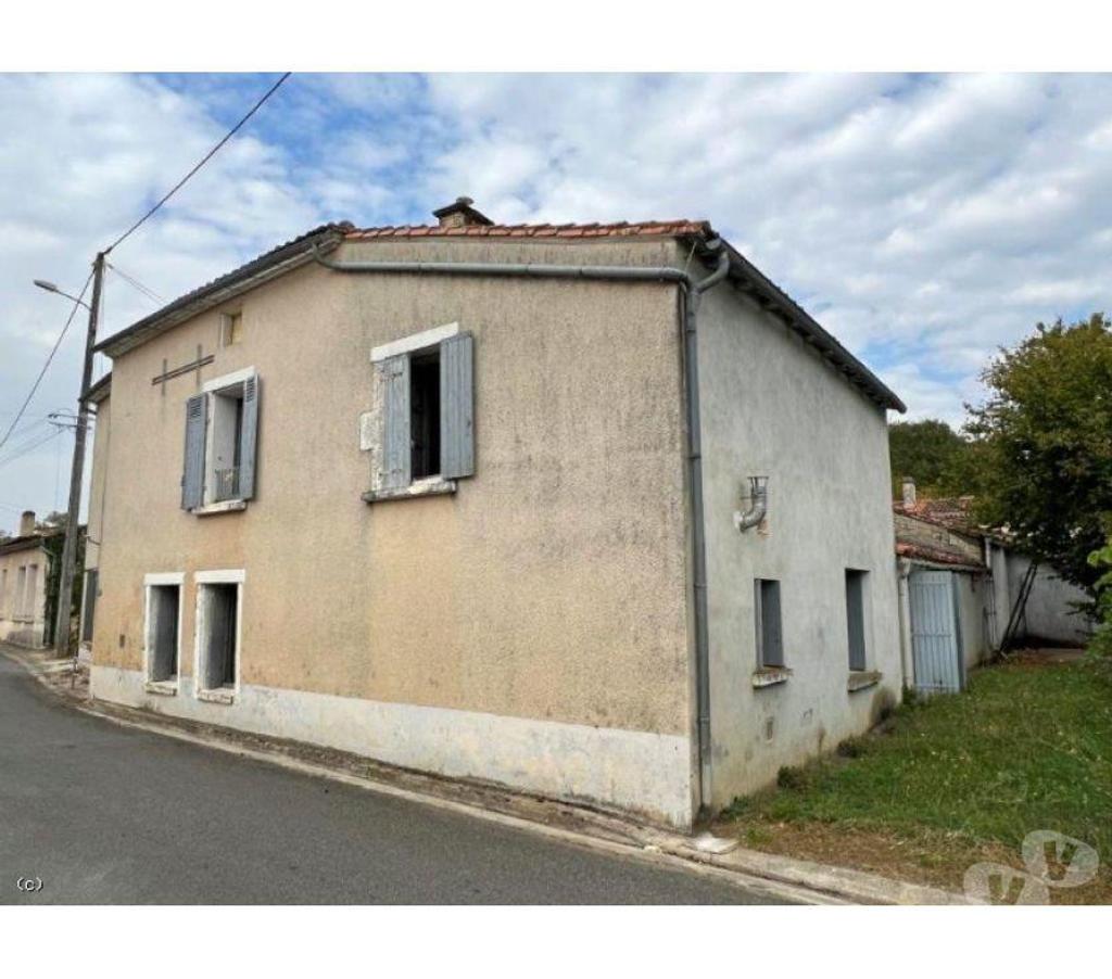 Vente Maison Charente Mansle - 16230 - Photos Vivastreet Maison de Village Avec Grande Dépendance à l'arrière
