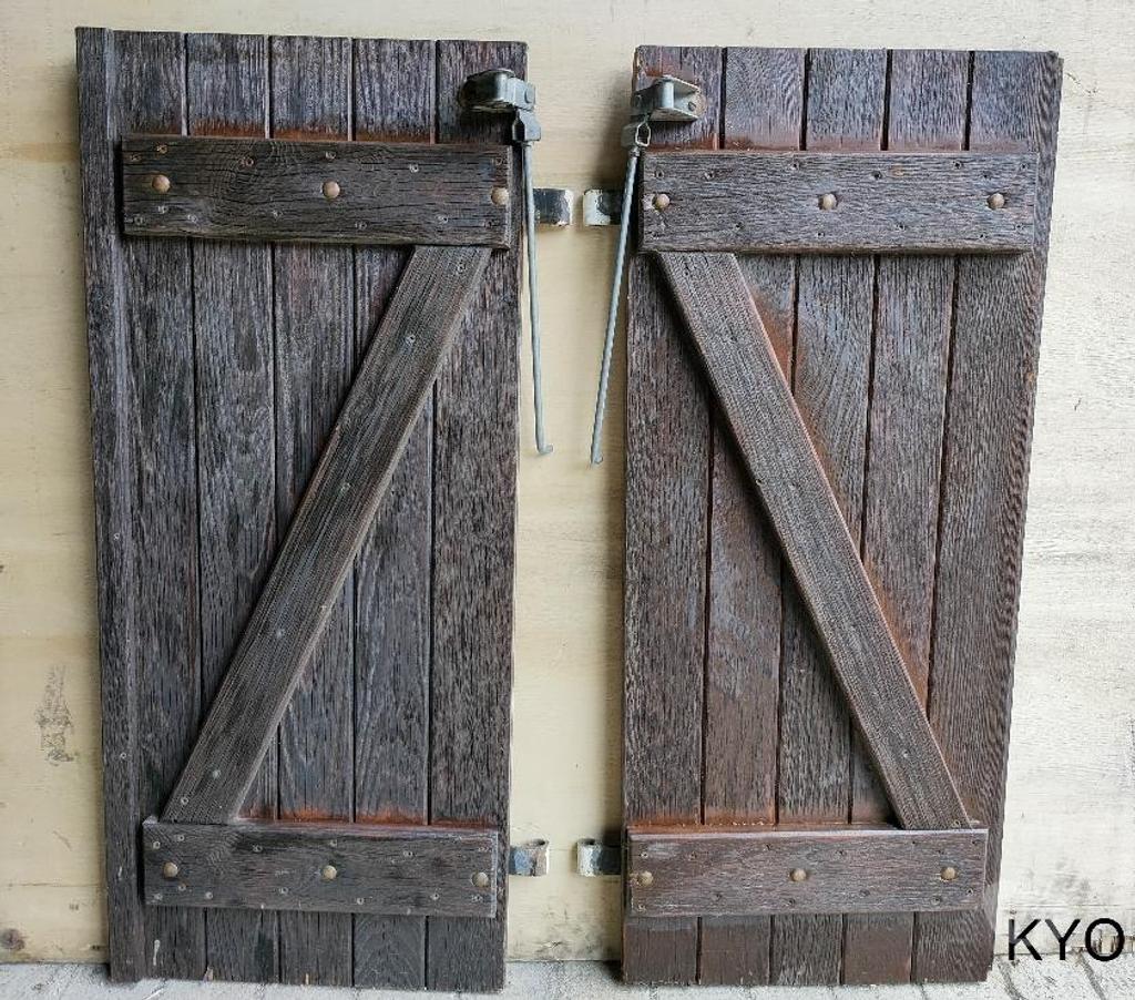  Jura Foncine le Haut - 39460 - Photos Vivastreet Volets battants bois, largeur 45 x hauteur 103 cm, 2 vantaux