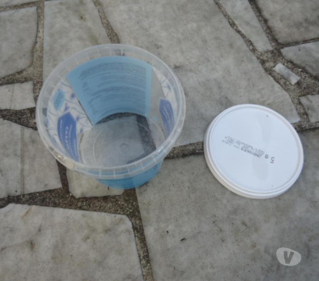 Yvelines Houilles - 78800 - Photos Vivastreet Seau en plastique 2 euros à Houilles