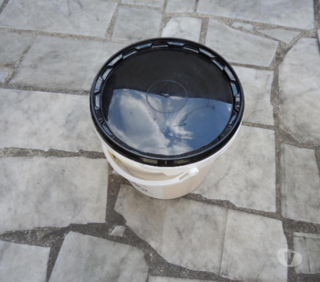 Yvelines Houilles - 78800 - Photos Vivastreet Seau en plastique 2 euros à Houilles