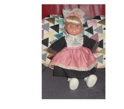 Jeux - Jouets Castries Hérault - Photos Vivastreet Poupée Haut 40 cm La tête et membres plastique corps tissus