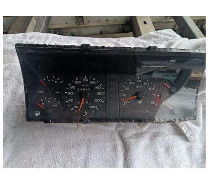 Pièces et services auto St Vrain Essonne - Photos Vivastreet COMPTEUR DE 205 GTI