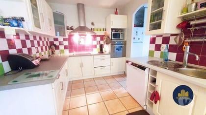 Maison à vendre Boulbon Bouches-du-Rhône - Photos Vivastreet Vente interactive - A saisir, au calme, au pieds de la Montagnet