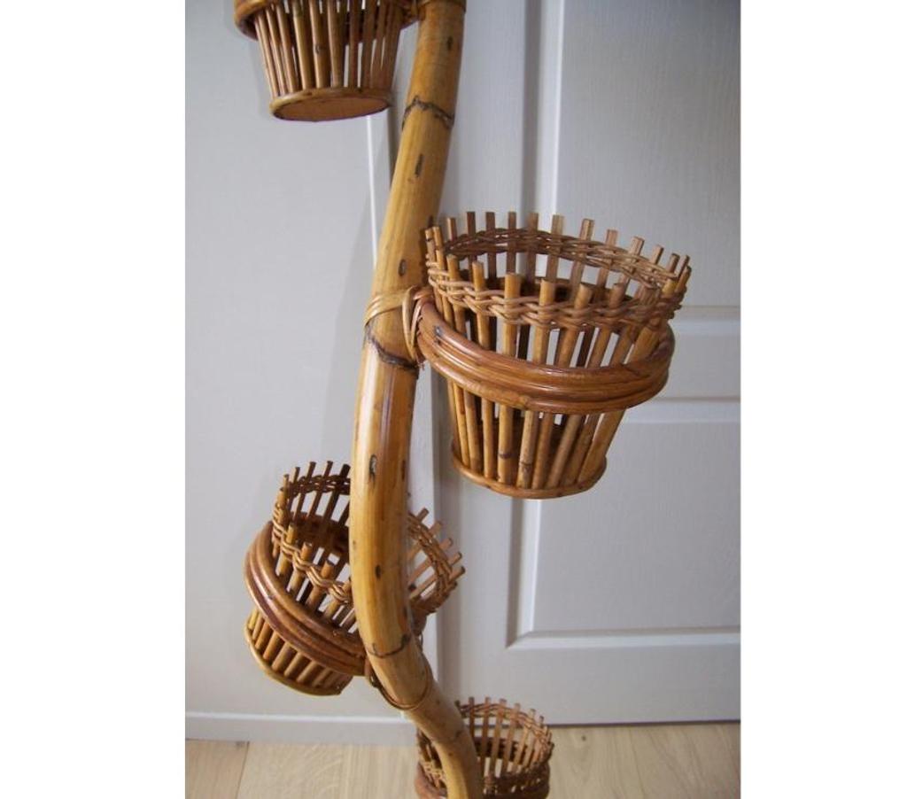 Décoration - art Finistère St Goazec - 29520 - Photos Vivastreet porte fleur vintage en rotin