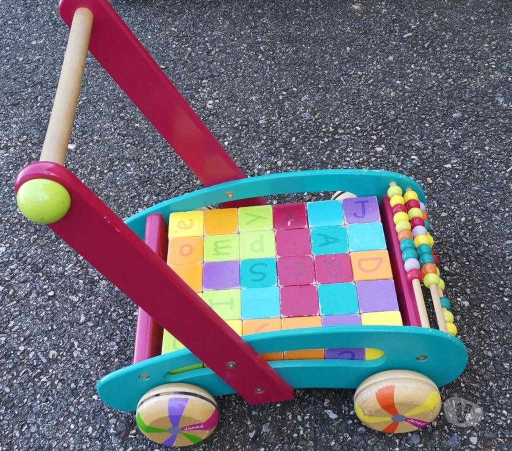 Jeux - Jouets Savoie La Motte Servolex - 73290 - Photos Vivastreet Chariot de cubes en bois