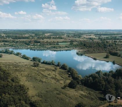 Maison à vendre St Amand Montrond Cher - Photos Vivastreet PROPRIETE , ETANG ,LAC,PISCICULTURE , PECHE , CHASSE