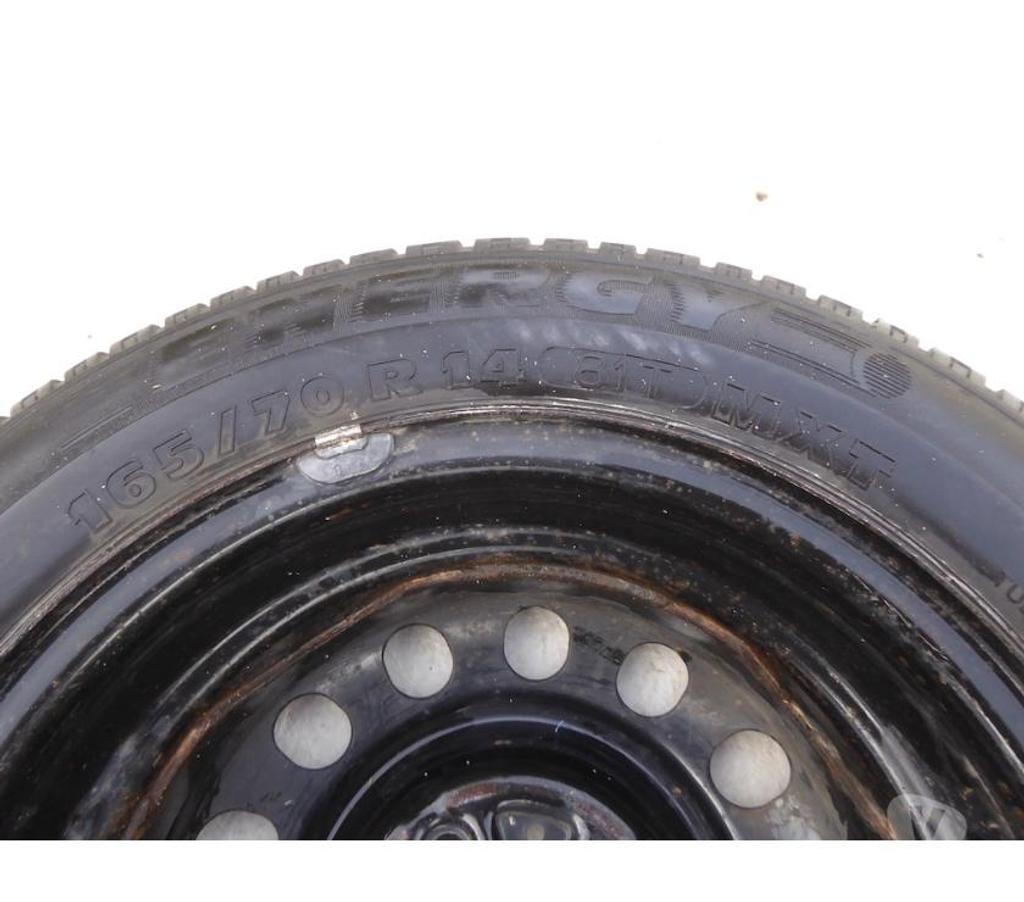 Pièces et services auto Essonne Bievres - 91570 - Photos Vivastreet Pneu Michelin 165 70 R14 81T