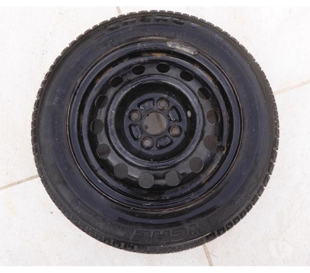 Pièces et services auto Essonne Bievres - 91570 - Photos Vivastreet Pneu Michelin 165 70 R14 81T