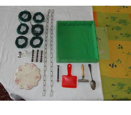 Bricolage - Jardin - Outillage Sable sur Sarthe Sarthe - Photos Vivastreet Fils à linge , chaînettes , bouchons , boite de rangement ,