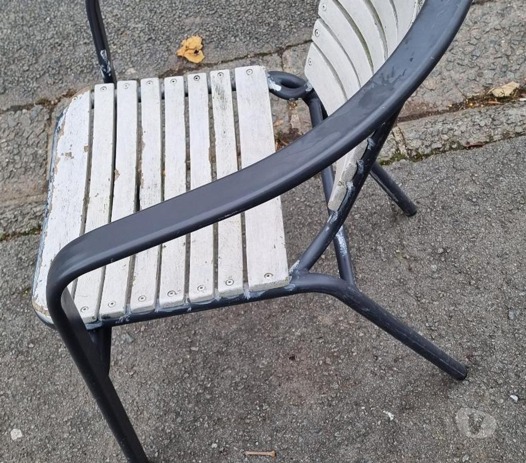 Ameublement & art de la table Nord Lille - Photos Vivastreet 3 belles chaises repeindre et ettoyer belle l'armature intac