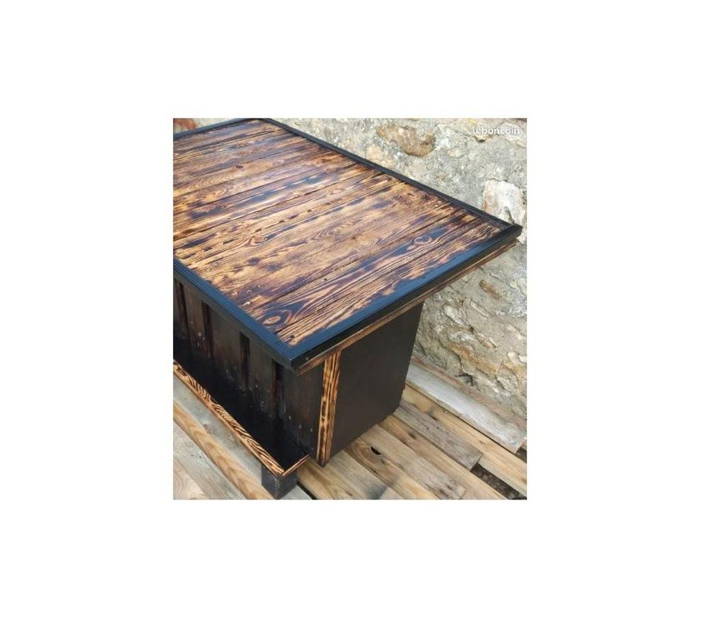 Ameublement & art de la table Marne Epernay - 51200 - Photos Vivastreet TABLE EN BOIS BASSE FABRICATION AVEC UN BOIS DE PALETTES .