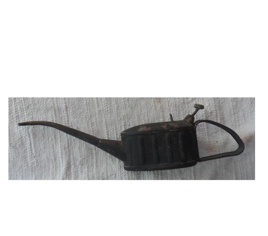 Décoration - art Hérault Castries - 34160 - Photos Vivastreet Ancienne Burette Huile métal MANUFRANCE Saint Étienne La Fra