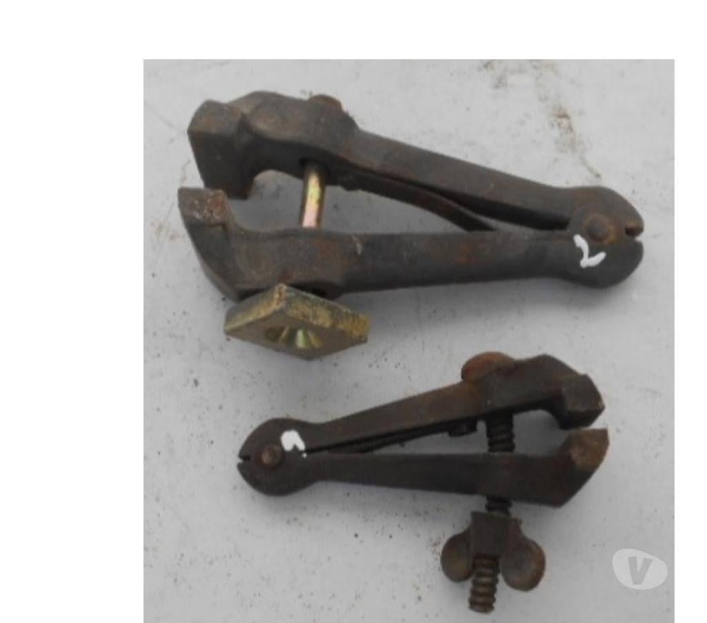  Hérault Castries - 34160 - Photos Vivastreet Etaux à main anciens dans leurs jus 1 gros et 1 petit 