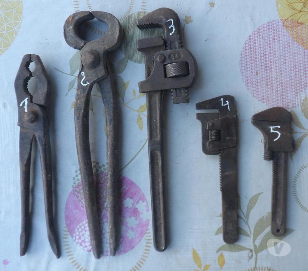  Hérault Castries - 34160 - Photos Vivastreet Pince ancienne clé à griffes graissées mais dans leurs jus