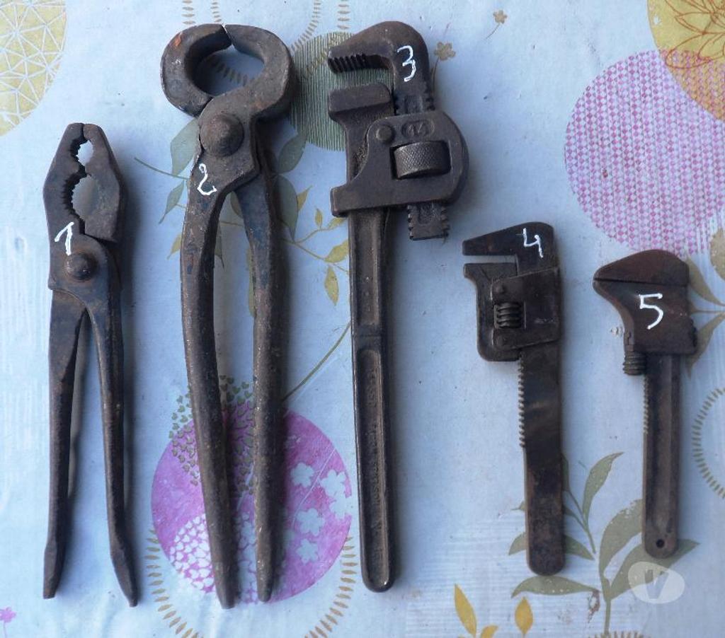  Hérault Castries - 34160 - Photos Vivastreet Pince ancienne clé à griffes graissées mais dans leurs jus