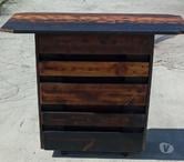 TABLE DE BAR FABRICATION AVEC PALETTES SUR ROULETTES 