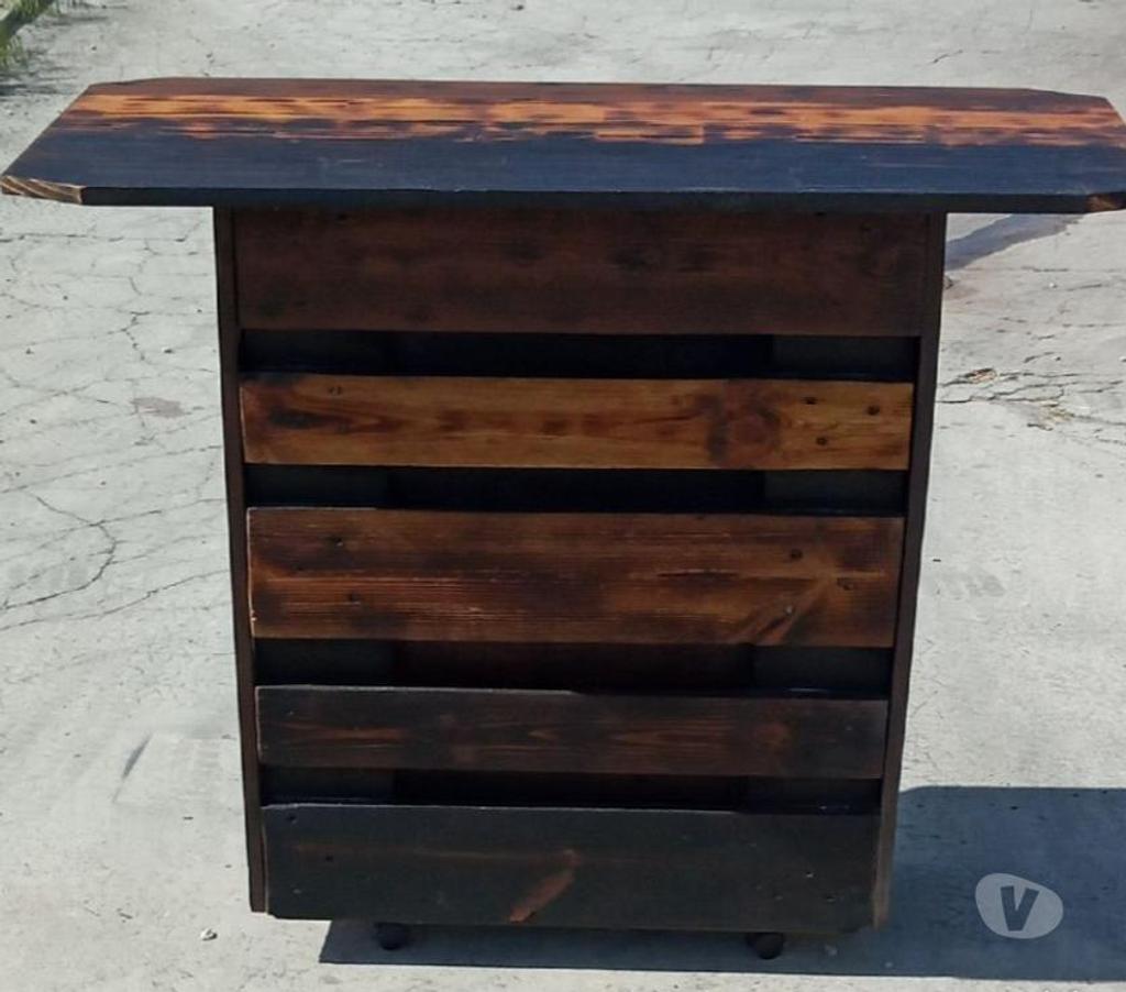 Ameublement & art de la table Marne Epernay - 51200 - Photos Vivastreet TABLE DE BAR FABRICATION AVEC PALETTES SUR ROULETTES 