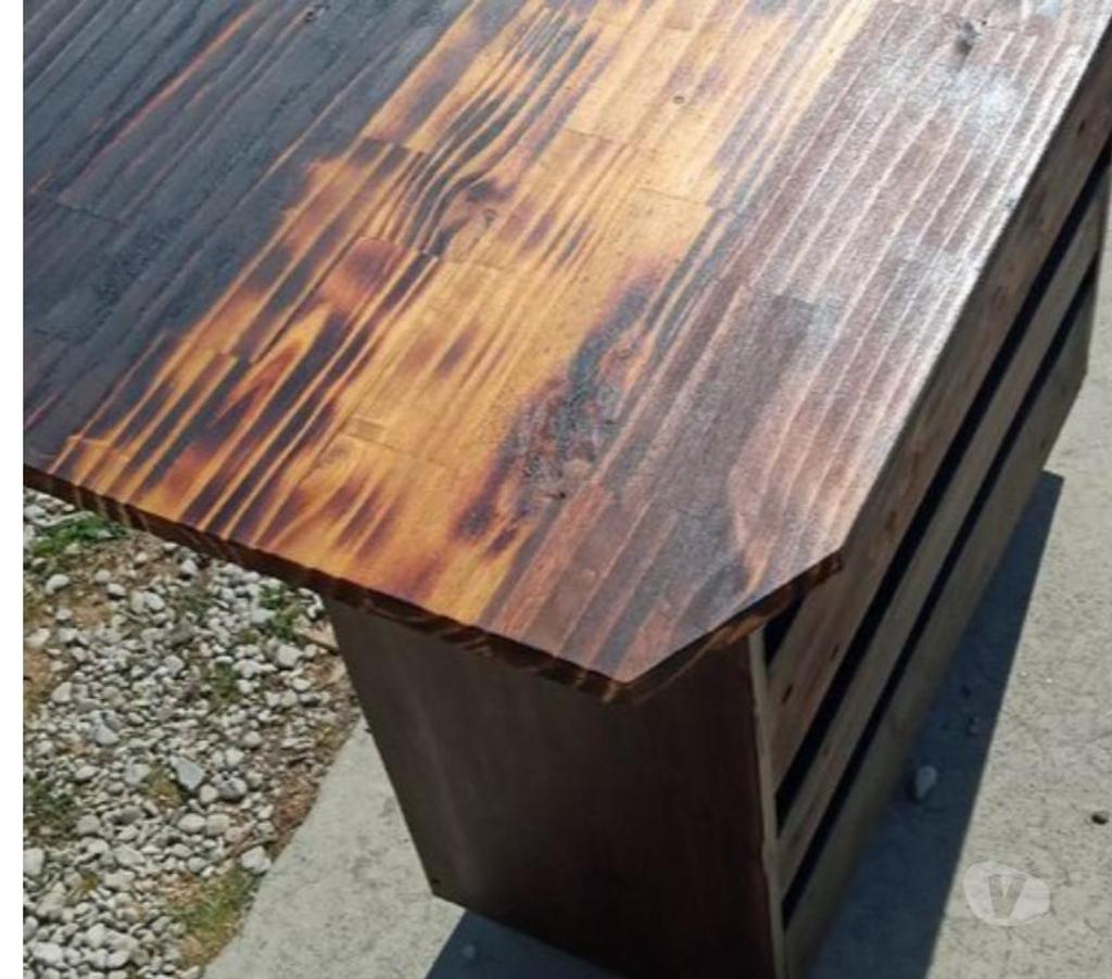 Ameublement & art de la table Marne Epernay - 51200 - Photos Vivastreet TABLE DE BAR FABRICATION AVEC PALETTES SUR ROULETTES 